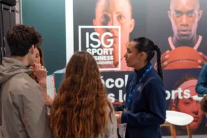 Profitez d'une visite personnalisée avec un conseiller sur le campus de Paris.